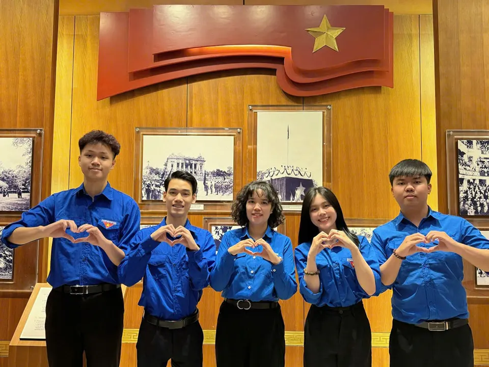 THAM QUAN NHÀ QUỐC HỘI VIỆT NAM – HÀNH TRÌNH ĐẦY Ý NGHĨA CỦA TUỔI TRẺ THỦY LỢI